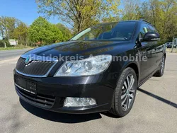 Schwarz Gebraucht 2012 Skoda Octavia Ambition Kombi | 8.290 € (Fairer Preis)