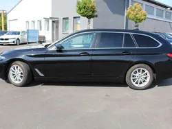 Saphirschwarz Gebraucht 2023 BMW 520 Sport Line Kombi | 39.980 € (Fairer Preis)