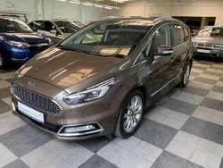 Braun Gebraucht 2018 Ford S-MAX Vignale Van / Kleinbus | 23.750 € (Fairer Preis)