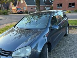 Grau Gebraucht 2006 VW Golf V Limousine | 2.290 € (Guter Preis)