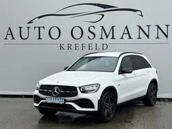 Weiß Gebraucht 2021 Mercedes GLC300 AMG line SUV | 37.500 € (Guter Preis)