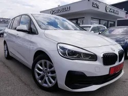 Weiß Gebraucht 2021 BMW 218 Gran Tourer Advantage Van / Kleinbus | 19.999 € (Etwas zu teuer)
