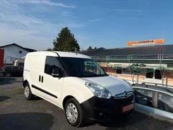 Weiß Gebraucht 2015 Opel Combo Van / Kleinbus | 6.990 € (Superpreis)