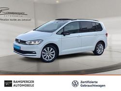Pure white/schwarz Gebraucht 2024 VW Touran Highline Van / Kleinbus | 35.490 € (Fairer Preis)