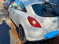 Weiß Gebraucht 2013 Opel Corsa Edition Kleinwagen | 2.100 € (Guter Preis)