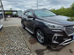 Braun Gebraucht 2017 Hyundai Grand Santa Fe SUV | 28.000 € (Etwas zu teuer)
