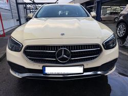 Gelb Gebraucht 2023 Mercedes E220 Limousine | 28.000 € (Superpreis)