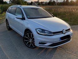 Weiß Gebraucht 2017 VW Golf VII Highline Kombi | 15.500 € (Fairer Preis)