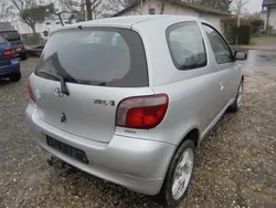 Silber Gebraucht 2001 Toyota Yaris Kleinwagen | 890 € (Guter Preis)
