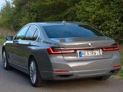 Grau Gebraucht 2021 BMW 730 Limousine | 44.400 € (Fairer Preis)