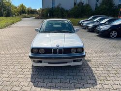 Silber Gebraucht 1989 BMW 328 M Sport Limousine | 16.190 €