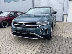 Blau Gebraucht 2024 VW T-Roc Style SUV | 29.980 € (Fairer Preis)