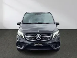 Grau Gebraucht 2021 Mercedes V300 AMG Van / Kleinbus | 56.950 € (Etwas zu teuer)