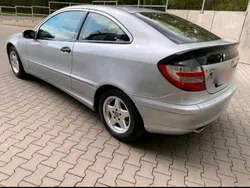 Silber Gebraucht 2005 Mercedes C200 Coupé | 5.500 € (Etwas zu teuer)