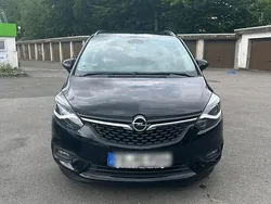 Schwarz Gebraucht 2017 Opel Zafira Van / Kleinbus | 5.799 € (Guter Preis)