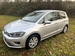 Silber Gebraucht 2015 VW Golf Sportsvan Highline Van / Kleinbus | 10.200 € (Fairer Preis)