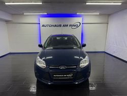 Blau Gebraucht 2014 Ford Focus Ambiente Limousine | 7.999 € (Etwas zu teuer)