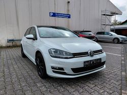 Weiß Gebraucht 2016 VW Golf VII Highline Limousine | 8.999 € (Fairer Preis)