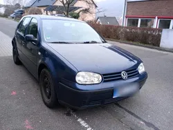 Blau Gebraucht 2001 VW Golf IV Limousine | 2.999 €