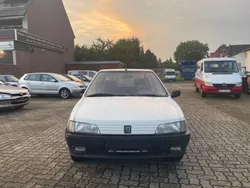 Weiß Gebraucht 1992 Peugeot 106 Kleinwagen | 2.400 €
