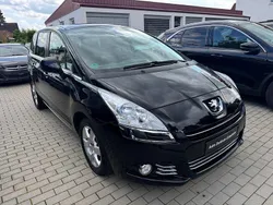 Schwarz Gebraucht 2010 Peugeot 5008 Business-Line Van / Kleinbus | 3.998 € (Guter Preis)