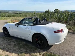 Weiß Gebraucht 2023 Mazda MX5 Ad'Vantage Cabrio | 23.400 € (Guter Preis)