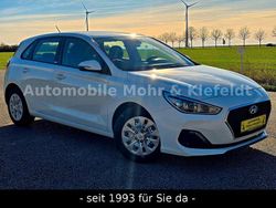 Weiß Gebraucht 2020 Hyundai i30 Select Limousine | 12.999 € (Superpreis)