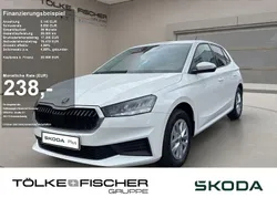 Weiß Gebraucht 2024 Skoda Fabia Ambition Limousine | 20.558 € (Fairer Preis)