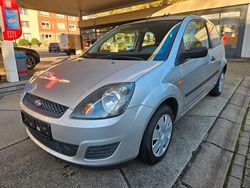 Silber Gebraucht 2007 Ford Fiesta Ambiente Limousine | 2.000 € (Etwas zu teuer)