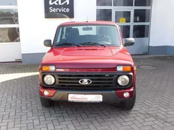 Rot Gebraucht 2021 Lada Urban SUV | 14.000 € (Guter Preis)