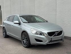 Silber Gebraucht 2013 Volvo V60 Summum Kombi | 13.800 €