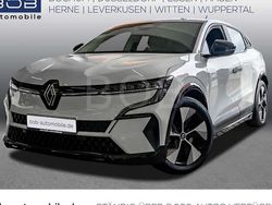 Weiß Gebraucht 2022 Renault Mégane Equilibre Limousine | 21.444 € (Fairer Preis)