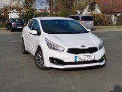 Weiß Gebraucht 2015 Kia ProCeed Spirit Coupé | 7.800 € (Fairer Preis)