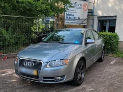 Grau Gebraucht 2006 Audi A4 Limousine | 5.000 € (Etwas zu teuer)