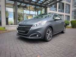 Grau Gebraucht 2015 Peugeot 208 Allure Kleinwagen | 7.990 € (Fairer Preis)
