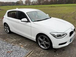 Weiß Gebraucht 2016 BMW 116 Kleinwagen | 9.399 €