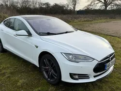 Weiß Gebraucht 2014 Tesla Model S Limousine | 17.280 €