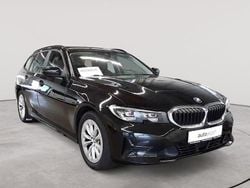 Saphirschwarz metallic Gebraucht 2022 BMW 318 Advantage Kombi | 24.690 € (Superpreis)