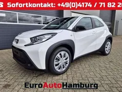 Schneeweiß Neu 2025 Toyota Aygo Business Edition Kleinwagen | 16.590 €