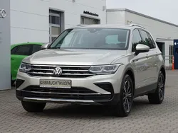 Silber Gebraucht 2024 VW Tiguan Elegance SUV | 34.400 € (Superpreis)