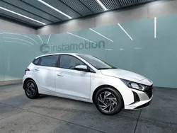 Weiß Gebraucht 2024 Hyundai i20 Comfort Limousine | 21.490 € (Fairer Preis)