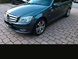 Grau Gebraucht 2008 Mercedes 220 Kombi | 4.000 €