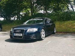 Blau Gebraucht 2010 Audi V8 Ambiente Limousine | 7.800 €