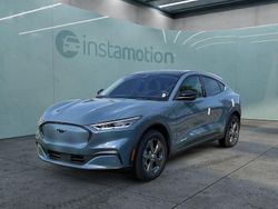 Blau Gebraucht 2023 Ford Mustang Mach-E SUV | 53.149 €