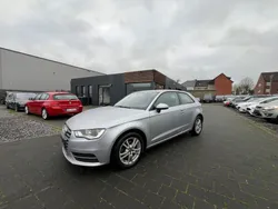 Silber Gebraucht 2015 Audi A3 Attraction Limousine | 8.490 € (Fairer Preis)