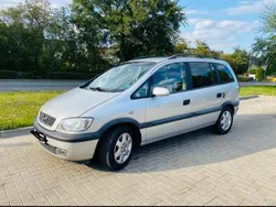 Silber Gebraucht 1999 Opel Zafira Van / Kleinbus | 2.150 €