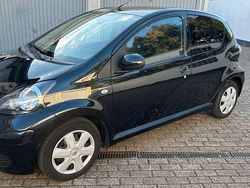 Schwarz Gebraucht 2011 Toyota Aygo Edition Kleinwagen | 4.645 € (Fairer Preis)