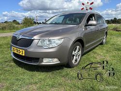 Grau Gebraucht 2012 Skoda Superb Business Line Kombi | 4.983 € (Fairer Preis)