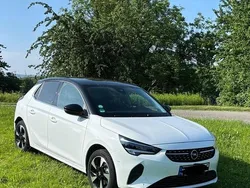 Weiß Gebraucht 2023 Opel Corsa-e Elegance Kleinwagen | 18.800 € (Etwas zu teuer)