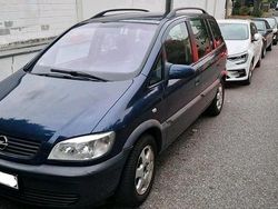 Blau Gebraucht 2001 Opel Zafira Van / Kleinbus | 1.800 € (Etwas zu teuer)